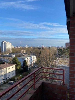 Sanierte, familienfreundliche Wohnung mit Park- Skylineblick
