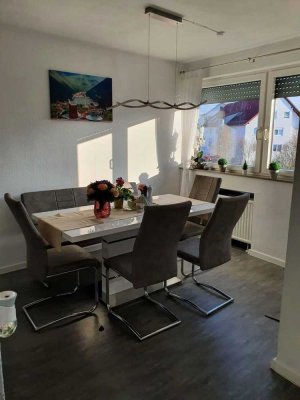 Schöne 2,5/3Zi.Whg mit Balkon & Stellplatz