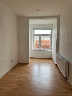 Helle und gepflegte 2 ZKB in zentraler Lage