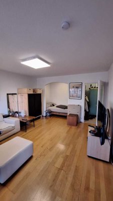 1-Zimmer-Wohnung mit verglaster Loggia - ideal für Pendler nach München
