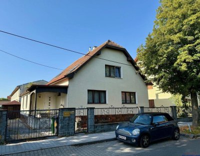 Top-Zweifamilienhaus mit Garten, Terrasse und Pool in Essling (A-1220 Wien) - Kaufpreis: EUR 475.000,-- !!!
