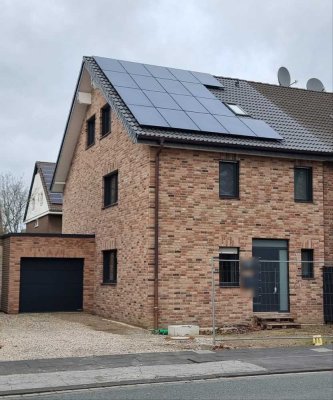 Energieeffizientes Wohnen in Neubau-Doppelhaushälfte in Duisburg Meiderich