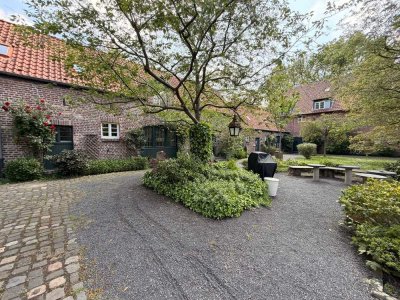 Exklusive Maisonette-Wohnung im stilvollen Herrenhaus – hochwertig renoviert mit Garten
