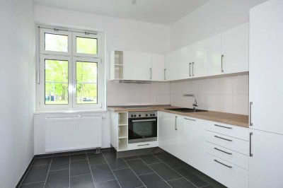 Provisionsfrei:  modernisiert, vermietet mit Terrasse und Garten