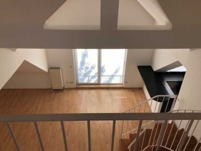 Schöne helle Maisonette Wohnung in ruhiger Lage