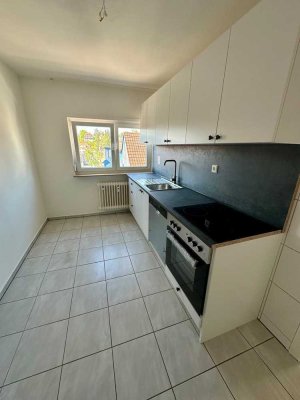 TOP SANIERTE 2-ZIMMER WHG | NEUE EINBAUKÜCHE | RUHIGE LAGE