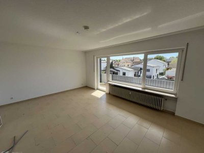 Modernisierte großzügige und helle 2 Zimmerwohnung in guter Lage von Nieder Eschbach