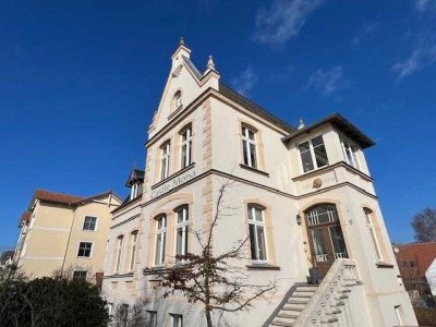 4 Zimmer Wohnung mit Wintergarten, Balkon und Stellplätzen