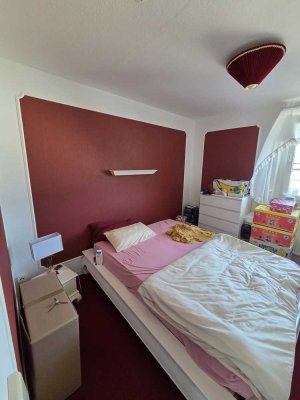 helle 2-Zimmer-Etagenwohnung mit Balkon und Wannenbad mit Handtuchheizung