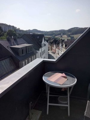 AUSSERGEWÖHNLICHE SINGLEWOHNUNG MIT TRAUMBLICK VOM SONNENBALKON