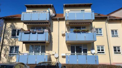 Schöne 3 Raum Wohnung im Grünen mit Balkon