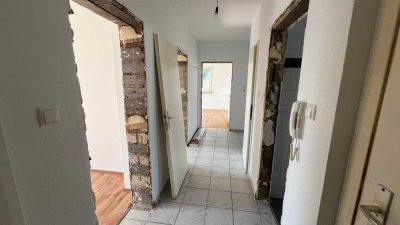 **Wir renovieren für Sie** Schöne 4,5 Zimmer Wohnung mit Balkon in Castrop!
