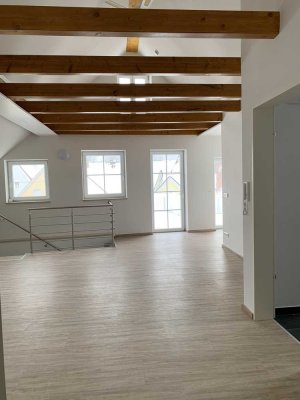 Neuwertige schöne 3-Zimmer-Terrassenwohnung mit großem Balkon in Mindelheim