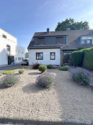 ++ KAARST ZENTRUM ++ DHH MIT TRAUM-GRUNDSTÜCK  ... 130m² Wohnen auf 1.222m² Grund ++ GARAGE - U.V.M.
