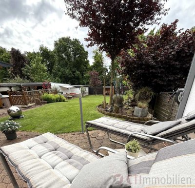Freistehendes Zweifamilienhaus mit Traumgarten