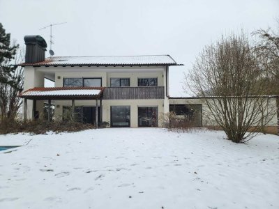 Geräumiges Einfamilienhaus mit Garage nahe Dingolfing