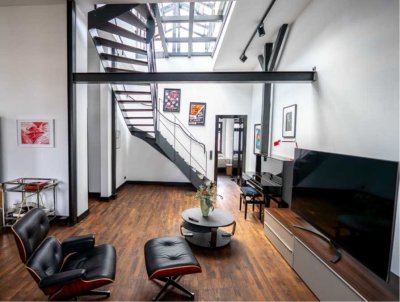 Endetage mit Loft-Charakter und Alsterblick