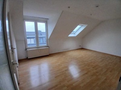 schöne Dachgeschß-Wohnung in AC-Haaren