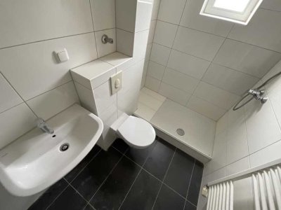 2-Zimmer-Wohnung mit neuem Tageslichtbad in Fedderwadergroden!
