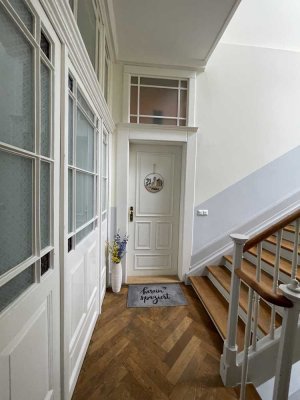 Eine neue Wohnung zu Weihnachten?  ❤️-lich Willkommen zu dieser beeindruckenden Wohnung.