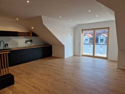 Stilvolle, moderne 2-Zimmer-Dachgeschosswohnung in Friedrichshofen (EBK,  TG  & Stellplatz)