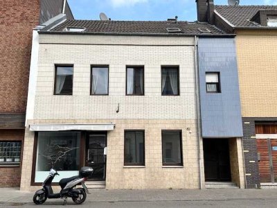 Leerstehendes WGH im Zentrum von Giesenkirchen. Ideal für Handwerksbetrieb!