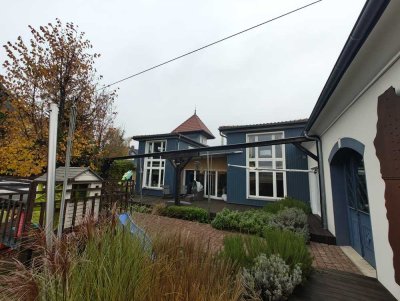 luxuriöses Einfamilienhaus mit Einliegerwohnung, EBK, 3 Bäder, große Terrassen, Doppelcarport