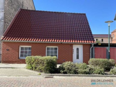 Geräumiges Grundstück mit EFH, 2 Auffahrten und viel Nebengelass im Zentrum von Lenzen