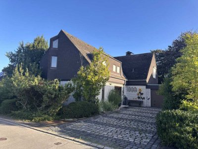 WOHNEN ZWISCHEN DEN FELDER Sanierungsbedürftiges freistehendes Ein/Zweifamilienhaus + Ausbaureserve