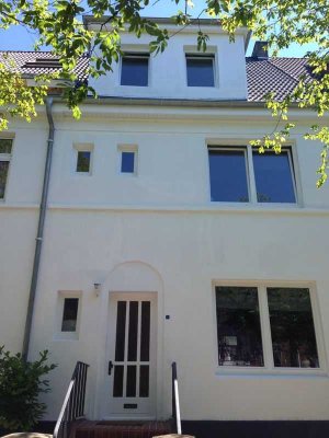 Villenviertel 4 Zi, Küche, Bad, Gäste WC, Garten, Balkon, gehobene Ausstattung