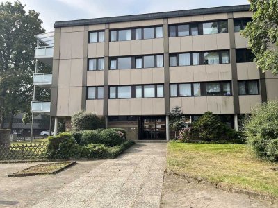 Schöne 4-Zimmer Wohnung mit großem Balkon und Blick ins Grüne