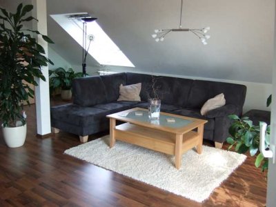 Großostheim - Wenigumstadt, 3 Zi DG Whg. mit Balkon