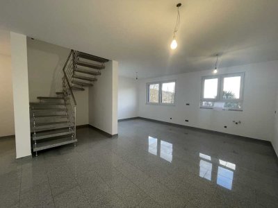 Haus im Haus - Großzügige Maisonettewohnung in ruhiger Lage von Niefern