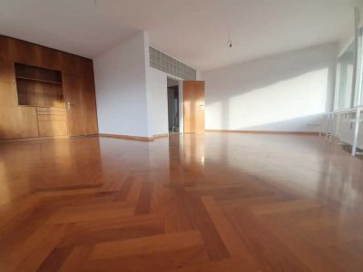 Exklusive Innenstadtwohnung mit Balkon, Einbauküche & 2 Bädern