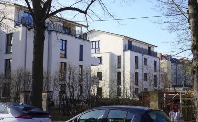 Terrassenwohnung im Grünen mit Parkett, Fußbodenheizung und Badewanne