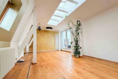 Traumhaft große 4-Zimmer-Dachgeschoss-Wohnung mit Fahrstuhl in Dresden-Südvorstadt