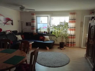 Gepflegte Wohnung mit drei Zimmern sowie Balkon und EBK in Bad Kreuznach