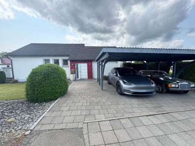 Gepflegtes Einfamilienhaus mit Photovoltaik, Kamin & großem Grundstück in ruhiger Lage von Barntrup
