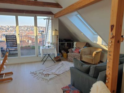 helle 2-Zimmer Dachgeschosswohnung mit Balkon in PF-Rod