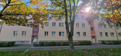 Ansprechende 3-Zimmer-Hochparterre-Wohnung mit großem Balkon in Weißenfels West