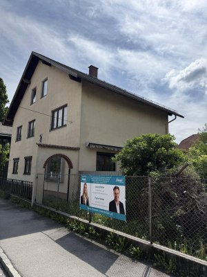 7-Zimmer Haus - perfekt für Arbeiter oder Großfamilie!