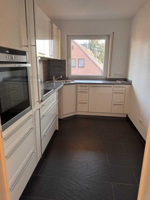 Hochwertige 2 Zimmer DG Wohnung mit großem Balkon - nahe Reichswald, Nürnberg Laufamholz
