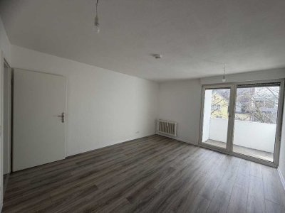 Frisch renovierte 3-Zimmer-Wohnung mit Balkon, Stellplatz & Aufzug – sofort zugreifen!