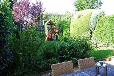 Moderne und familienfreundliche Doppelhaushälfte mit herrlichem Garten und Skyline Blick