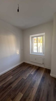 [**ERSTBEZUG**] 2-Raum-Wohnung in Böhlen ab 01.11.2025 in ruhiger Lage mit Stellplatz