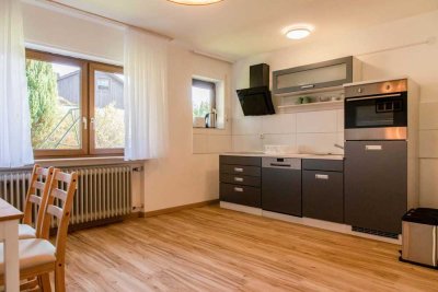 Stilvolle, gepflegte 2-Zimmer-Wohnung mit EBK in Friedenweiler