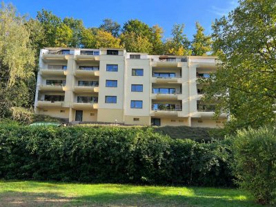 Vampirfreunde aufgepaßt - 2 Zimmer Wohnung in der Friedhofstraße mit Loggia und TG