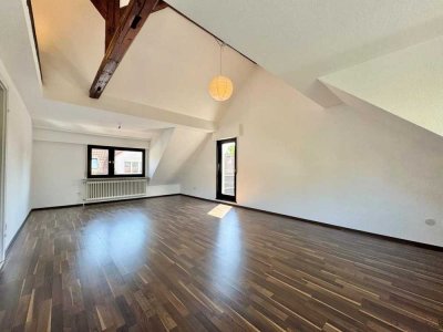 Großzügige 3-Zimmer Wohnung mit Balkon in Oberesslingen!