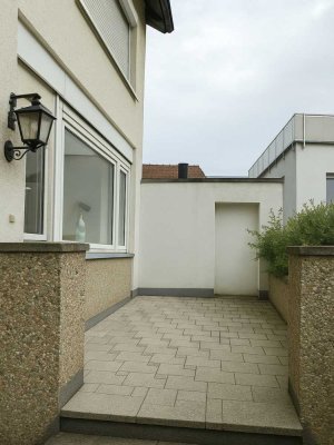 Erstbezug nach Sanierung EG-Wohnung mit Terrasse
