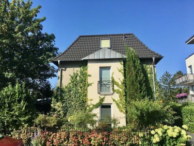 Doppelhaushälfte in ruhiger Sackgasse in Frankfurt-Ginnheim - provisionsfrei